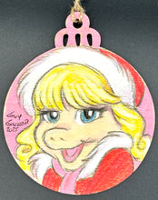 Load image into Gallery viewer, Miss Piggy 3&quot; Christmas Ornament - Guy Gilchrist Original